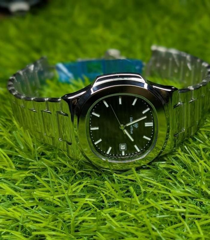 Diamond Blue Watch Black Dial Silver Chain